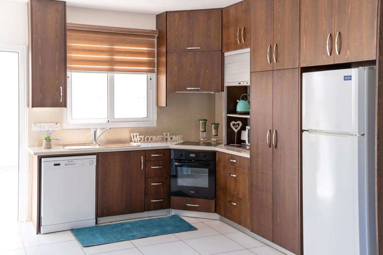 Dafni Villa Ekaterina 3 Bdrm Protaras Bagian luar foto