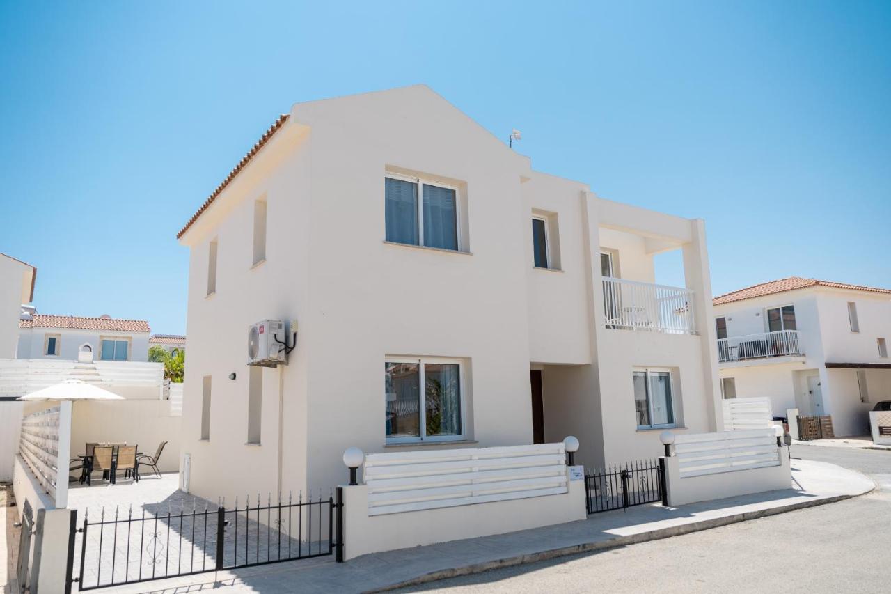 Dafni Villa Ekaterina 3 Bdrm Protaras Bagian luar foto