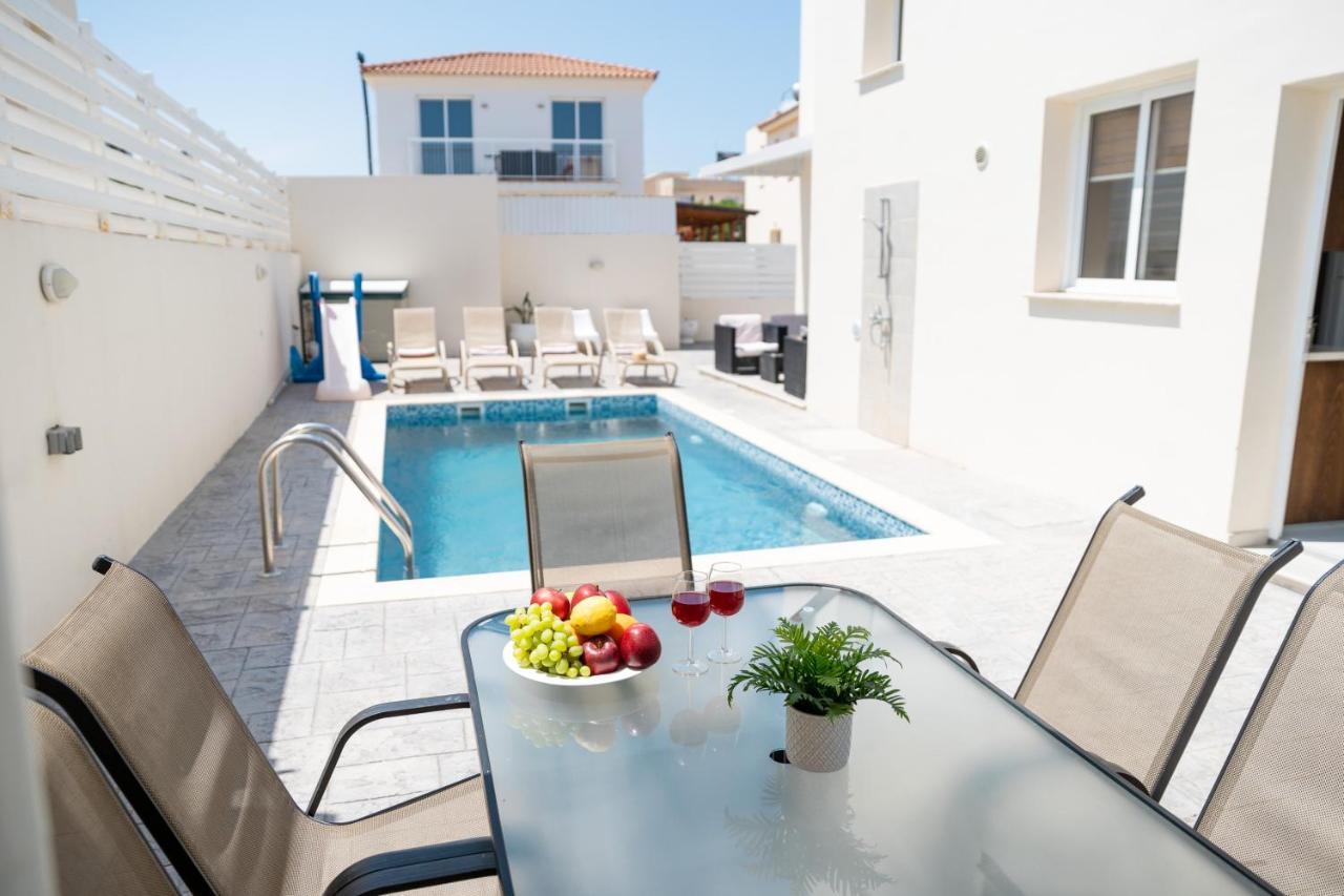 Dafni Villa Ekaterina 3 Bdrm Protaras Bagian luar foto